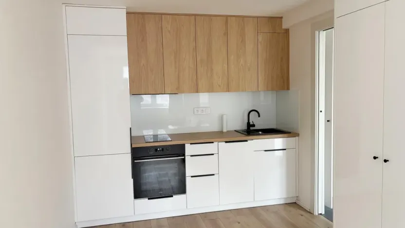 Pronájem bytu 1+kk, Praha - Strašnice, Strančická, 24 m2