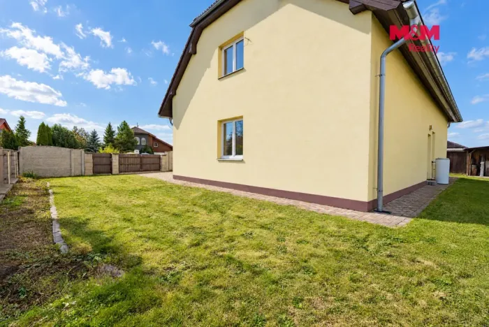 Prodej rodinného domu, Dynín, 330 m2