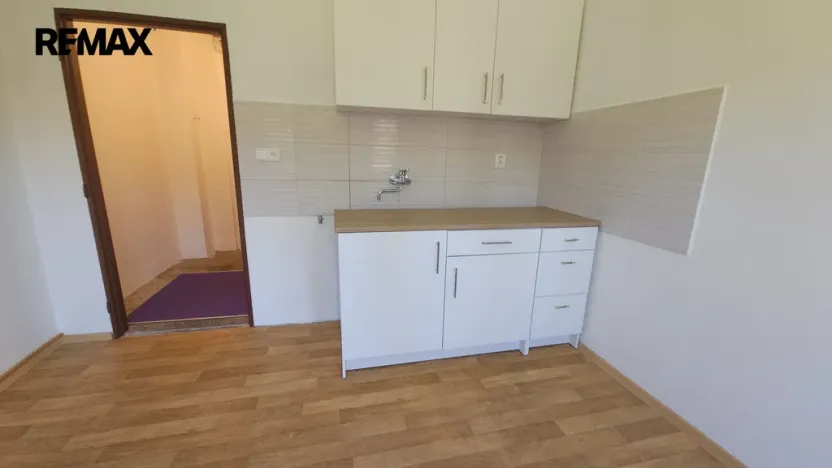 Prodej bytu 1+kk, Jindřichův Hradec - Otín, 20 m2