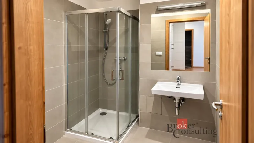 Pronájem bytu 2+kk, Jesenice, Cedrová, 67 m2