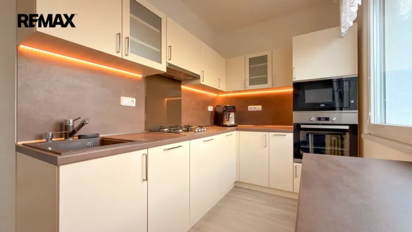 Prodej bytu 2+1, Hradec Králové - Moravské Předměstí, Sekaninova, 61 m2
