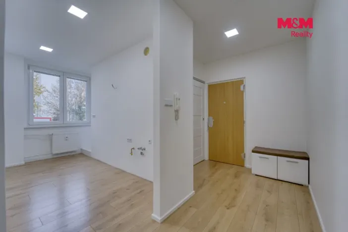 Prodej bytu 3+1, Klatovy - Klatovy III, Pod Hůrkou, 63 m2