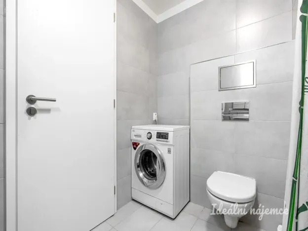 Pronájem bytu 1+kk, Praha - Vysočany, Strnadových, 34 m2