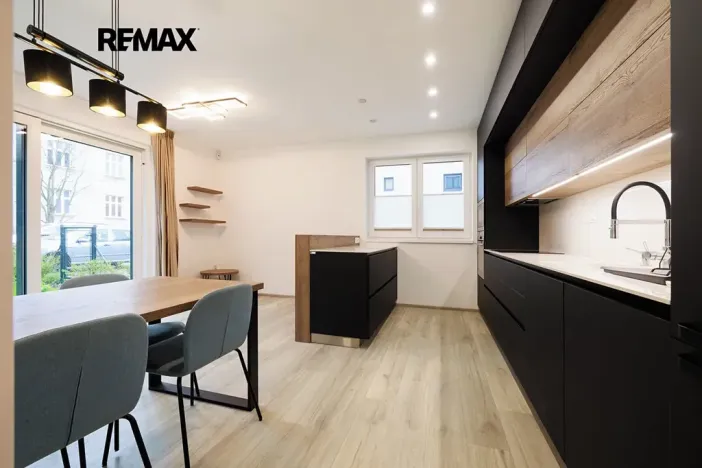 Prodej bytu 3+kk, Hronov, Husova, 71 m2