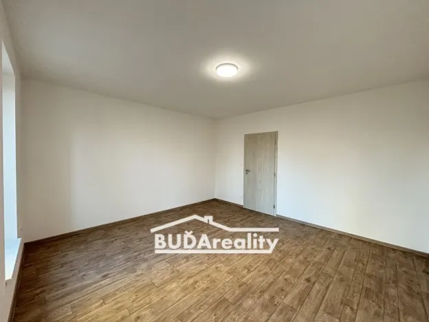 Pronájem bytu 2+kk, Zlín, Lorencova, 58 m2