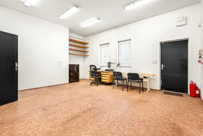 Prodej výrobních prostor, Praha - Pitkovice, V Pitkovičkách, 2971 m2