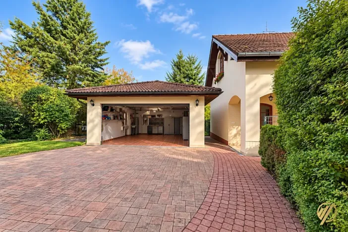 Prodej rodinného domu, Kamenice, Topasová, 254 m2