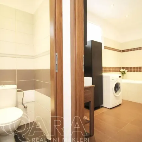 Pronájem bytu 3+kk, Praha - Podolí, Dvorecká, 80 m2