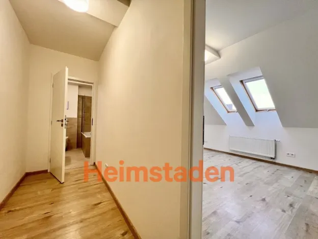Pronájem bytu 2+kk, Ostrava - Poruba, náměstí Boženy Němcové, 45 m2