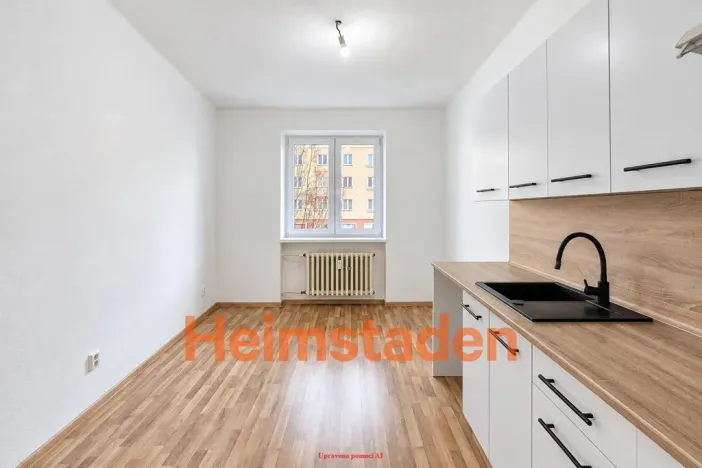 Pronájem bytu 1+kk, Havířov - Město, Hlavní třída, 18 m2