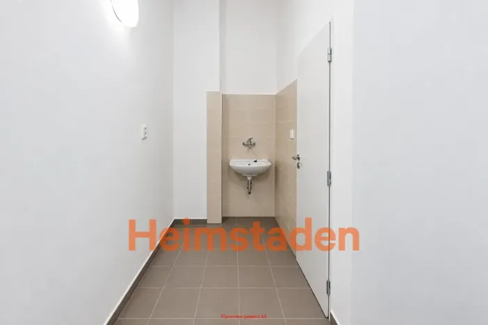 Pronájem kanceláře, Karviná - Nové Město, tř. Osvobození, 65 m2