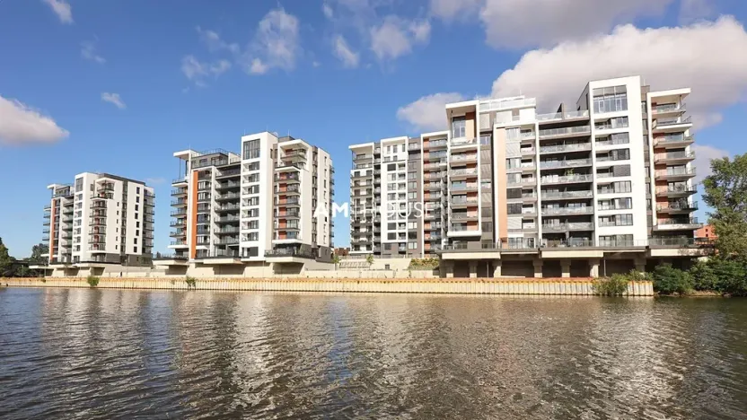 Pronájem bytu 2+kk, Praha - Holešovice, Sanderova, 49 m2