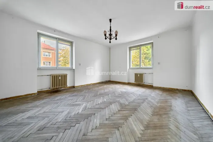 Prodej bytu 2+1, Ostrov, Palackého, 74 m2