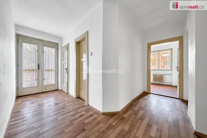 Prodej bytu 2+1, Ostrov, Palackého, 74 m2