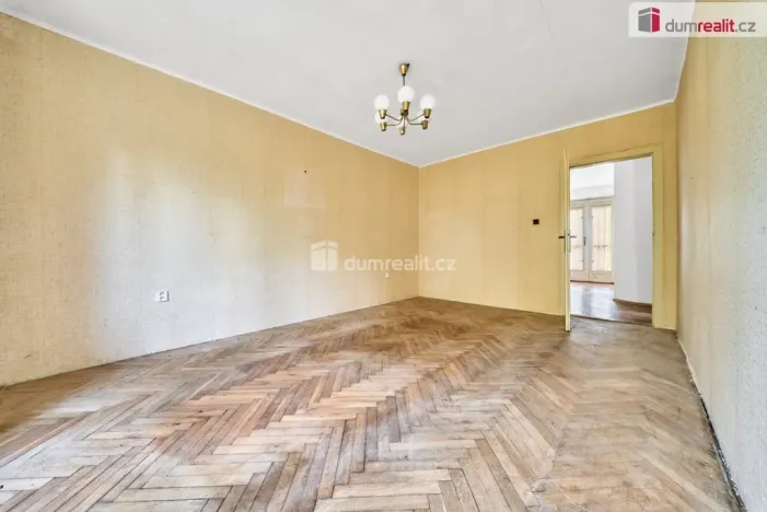 Prodej bytu 2+1, Ostrov, Palackého, 74 m2