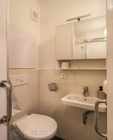 Pronájem bytu 2+kk, Praha, Novoborská, 40 m2