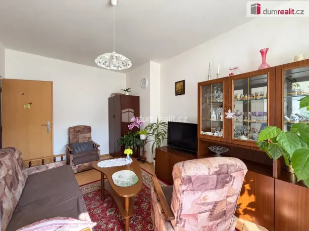 Prodej bytu 1+kk, Karlovy Vary - Stará Role, Školní, 26 m2