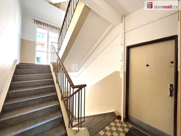 Prodej bytu 1+kk, Karlovy Vary - Stará Role, Školní, 26 m2