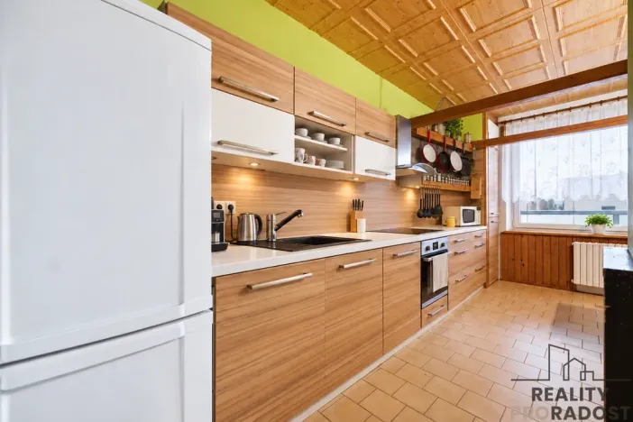 Prodej bytu 3+1, Lázně Bohdaneč, Za Sokolovnou, 80 m2