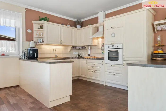 Prodej rodinného domu, Břežany II, 172 m2