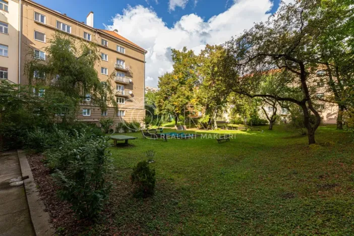 Pronájem bytu 1+kk, Praha - Žižkov, Viklefova, 34 m2