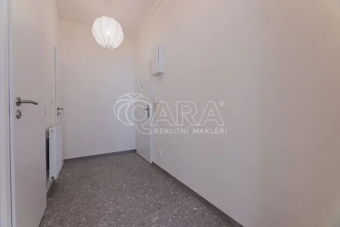 Pronájem bytu 1+kk, Praha - Žižkov, Viklefova, 34 m2