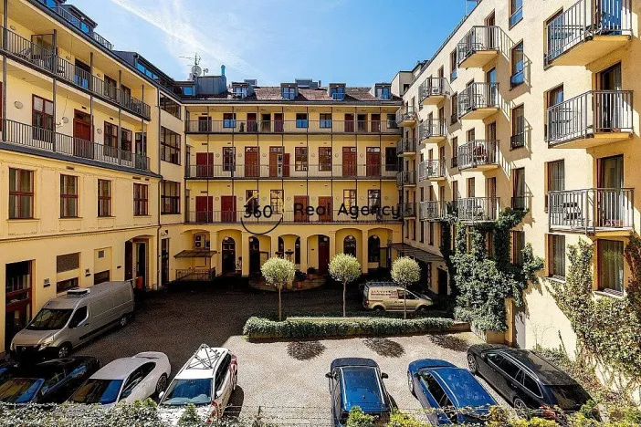 Prodej bytu 2+1, Praha - Smíchov, Štefánikova, 93 m2