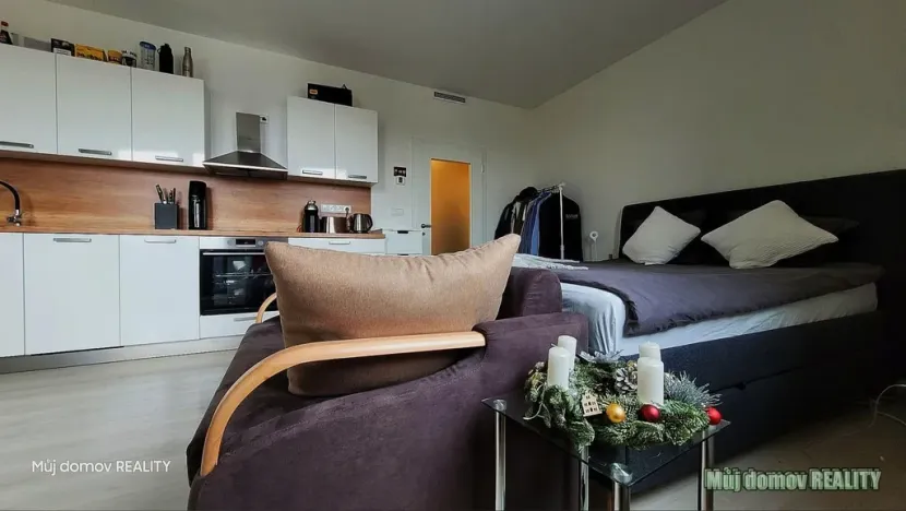 Pronájem bytu 1+kk, Praha - Modřany, Komořanská, 36 m2
