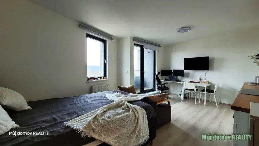 Pronájem bytu 1+kk, Praha - Modřany, Komořanská, 36 m2