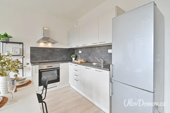 Prodej bytu 1+kk, Praha - Kyje, Sicherova, 33 m2
