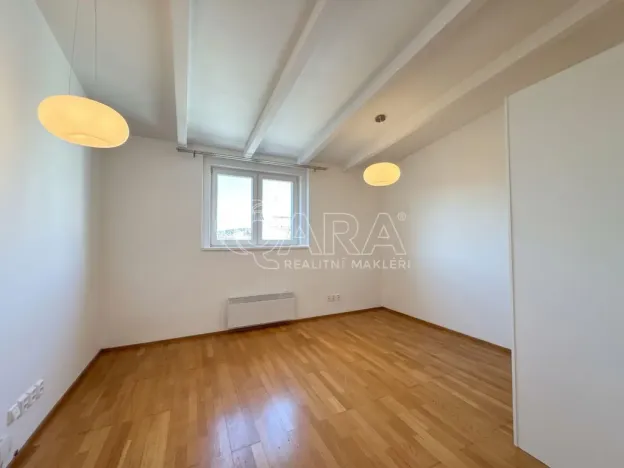 Pronájem bytu 1+kk, Praha - Dejvice, Kafkova, 39 m2