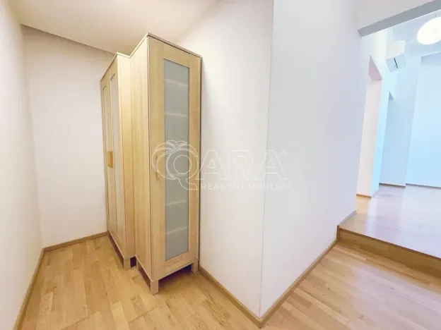 Pronájem bytu 1+kk, Praha - Dejvice, Kafkova, 39 m2