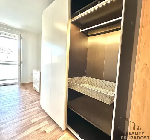 Pronájem bytu 2+kk, Ostrava - Mariánské Hory, Mojmírovců, 53 m2