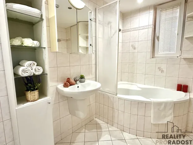 Pronájem bytu 2+kk, Ostrava - Mariánské Hory, Mojmírovců, 53 m2