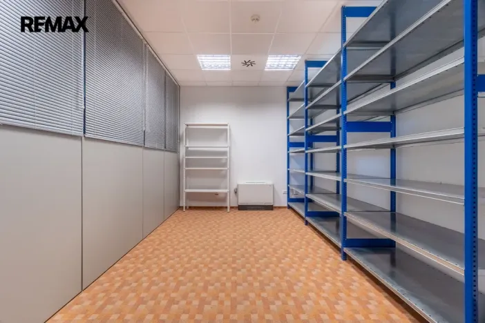 Pronájem kanceláře, Tuchoměřice, U Špejcharu, 107 m2