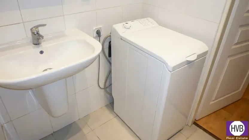 Pronájem bytu 2+kk, Praha, Lucemburská, 47 m2
