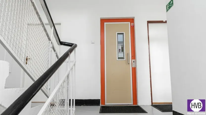 Pronájem bytu 2+kk, Praha, Lucemburská, 47 m2