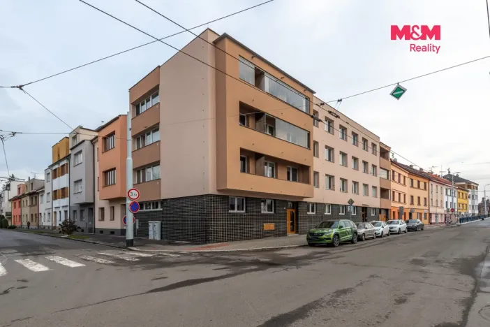 Pronájem bytu 1+1, Pardubice, Štrossova, 38 m2