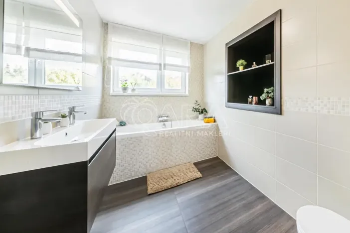Prodej rodinného domu, Hřebeč, Opletalova, 104 m2