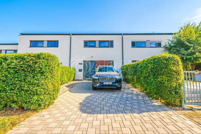Prodej rodinného domu, Hřebeč, Opletalova, 104 m2