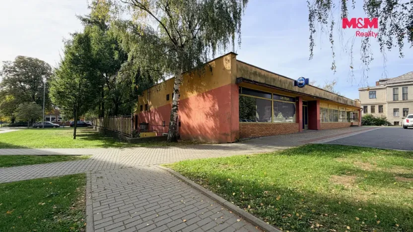 Prodej obchodního prostoru, Lipník nad Bečvou - Lipník nad Bečvou I-Město, náměstí Osvobození, 380 m2