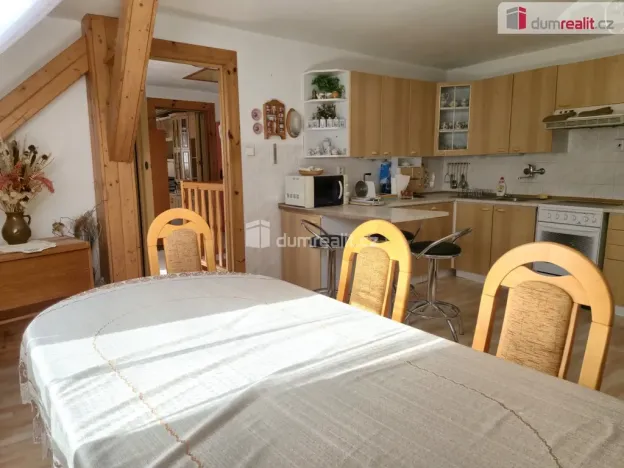 Prodej rodinného domu, Křemže, Náměstí, 220 m2