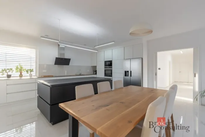 Prodej rodinného domu, Dambořice, 259 m2