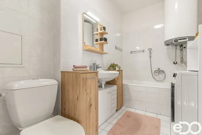 Prodej bytu 2+kk, Neveklov, Pod Radnicí, 56 m2