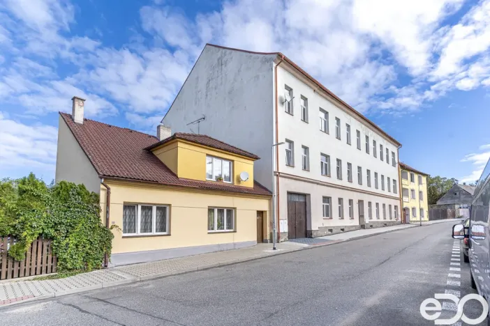 Prodej bytu 2+kk, Neveklov, Pod Radnicí, 56 m2