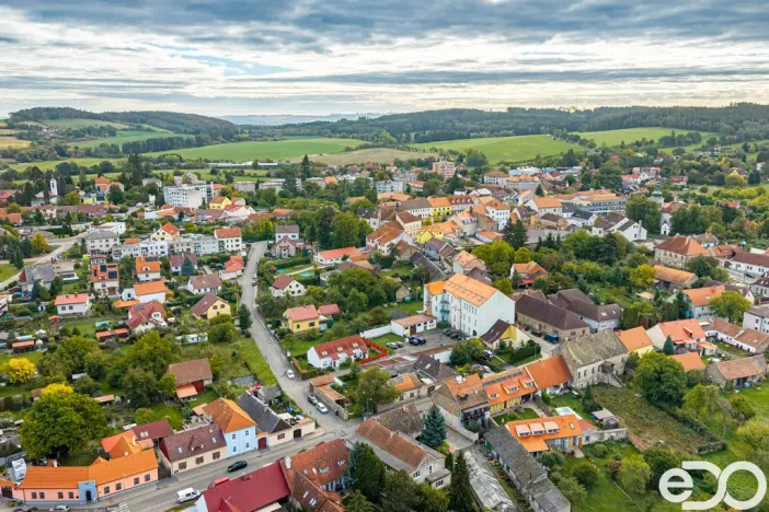 Prodej bytu 2+kk, Neveklov, Pod Radnicí, 56 m2