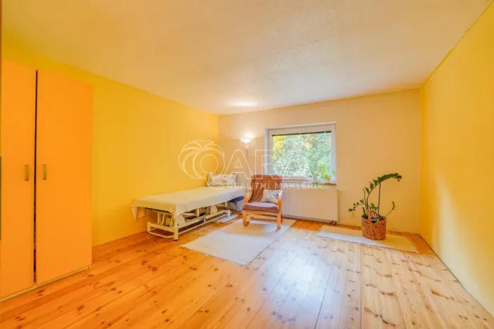 Prodej rodinného domu, Jinín, 245 m2