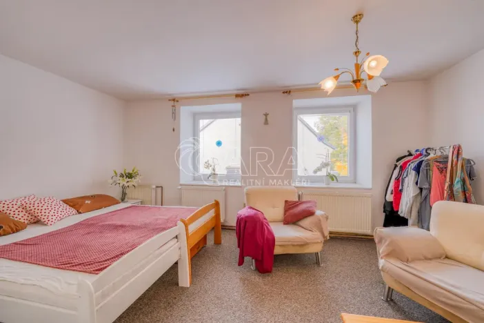 Prodej rodinného domu, Jinín, 245 m2