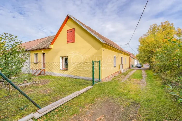 Prodej rodinného domu, Jinín, 245 m2