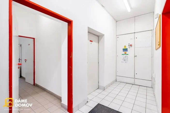 Pronájem skladu, Zlín, 1153 m2